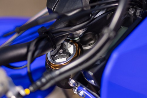 Toolless fork adjustment