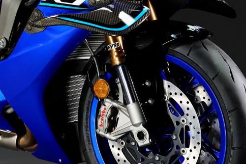 High-Spec KYB front suspension